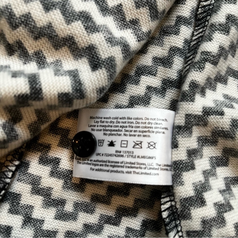 The Limited Chevron Convertible Cardigan Wrap Sweater, Sz XL - Picture 14 of 14